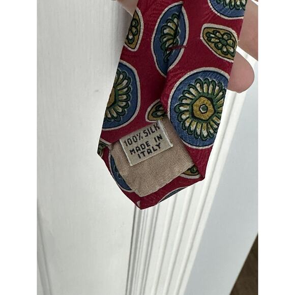 EUC Christopher Hayes Mens Tie Necktie Red Burgundy Geometric Print Italy Silk - Picture 6 of 7
